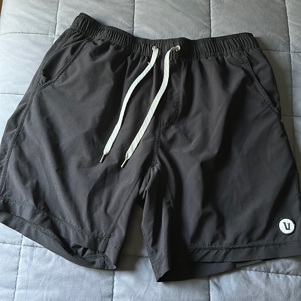 Vuori Large Black shorts Kore